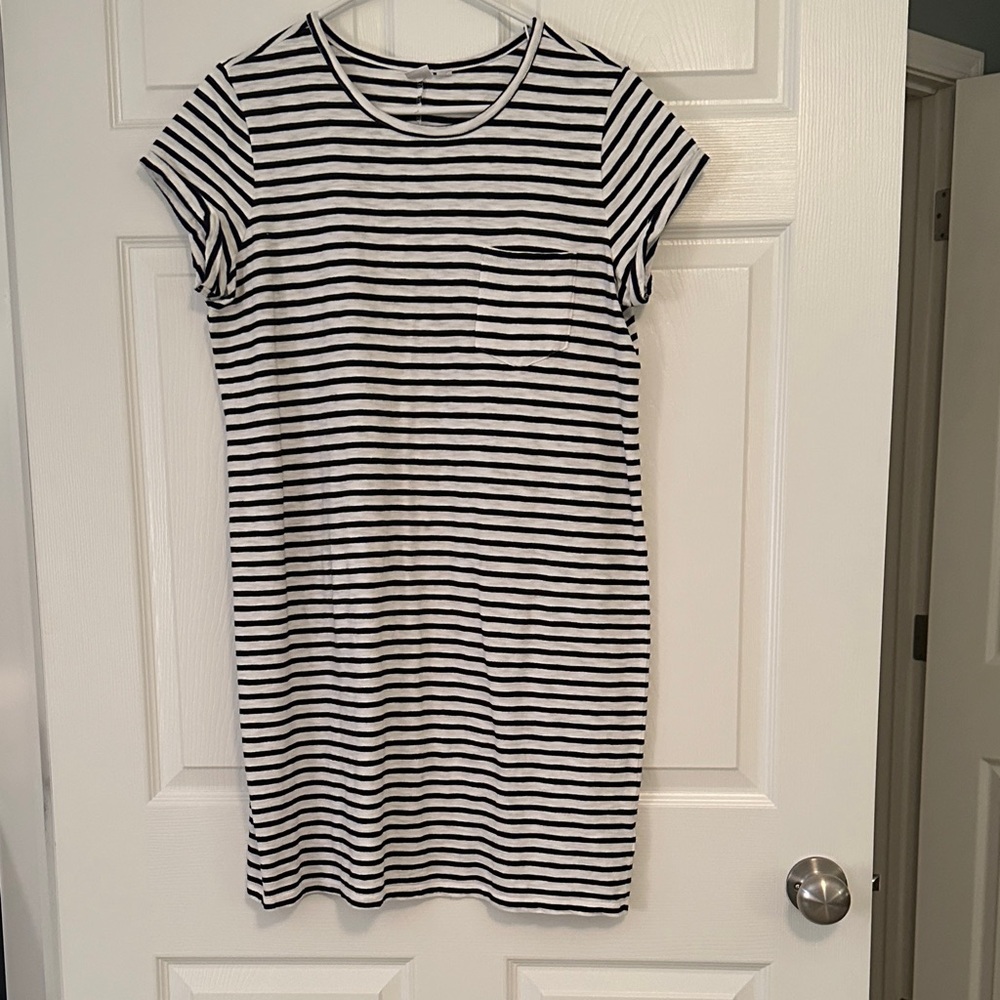GAP Monochrome Striped Top